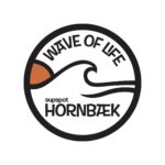 HORNBÆK “WAVE OF LIFE” KOLLEKTION HOODIE  (SAND/ DEEP RED/GOLD )